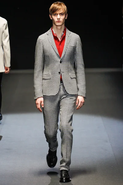 Look 14